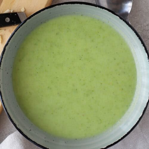 Broccoli asparagus soup in bowl