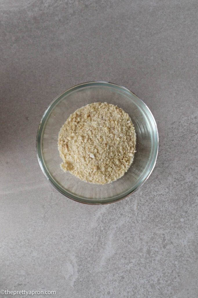 ground cashews in glass bowl